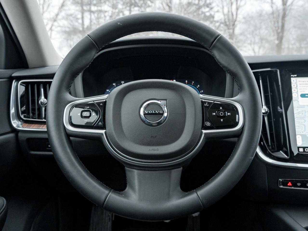 2025 Volvo V60 Cross Country B5 AWD Core  LOW KM  NEARLY NEW  VOLVO CPO Photo