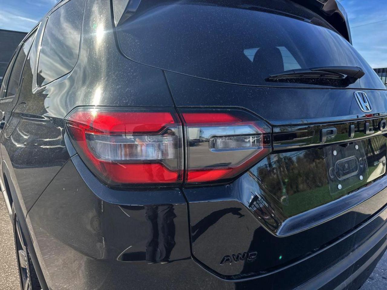 2025 Honda Pilot Black Edition Photo