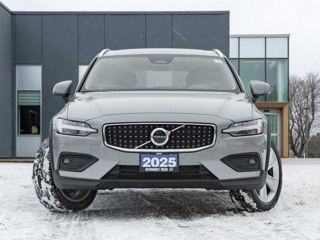 2025 Volvo V60 Cross Country B5 AWD Core  18" ALLOY WHEELS  STATION WAGON  CPO Photo