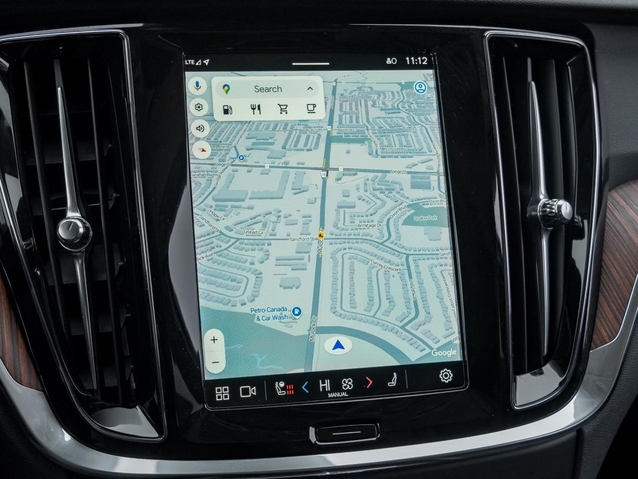 2025 Volvo V60 Cross Country B5 AWD Core  18" ALLOY WHEELS  STATION WAGON  CPO Photo