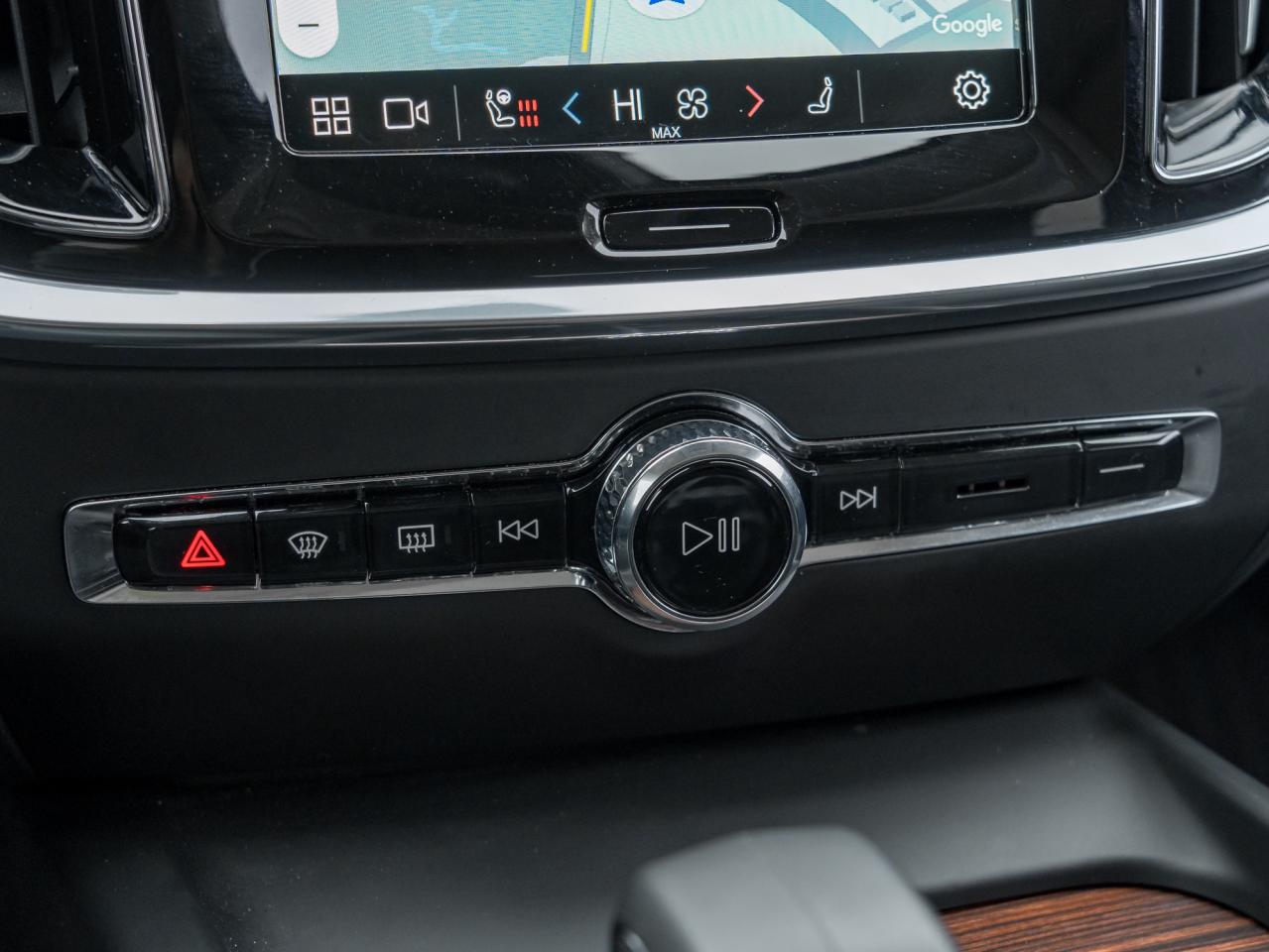 2025 Volvo V60 Cross Country B5 AWD Core  18" ALLOY WHEELS  STATION WAGON  CPO Photo