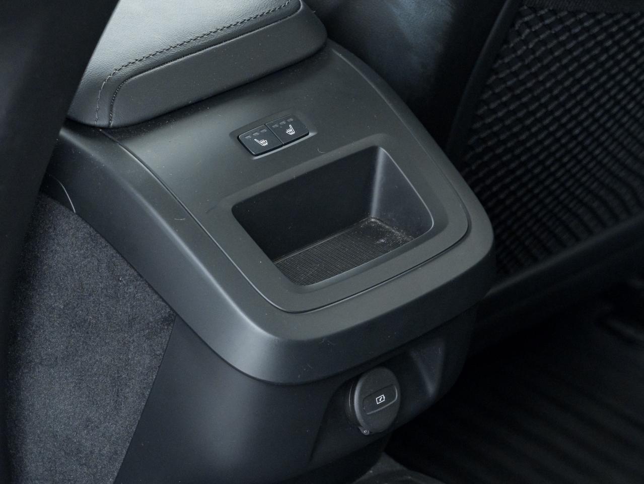 2025 Volvo V60 Cross Country B5 AWD Core  18" ALLOY WHEELS  STATION WAGON  CPO Photo