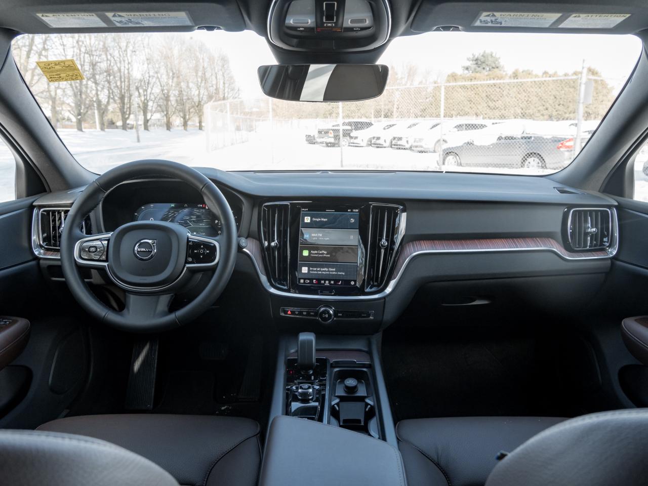 2025 Volvo V60 Cross Country B5 AWD Plus  CPO RATE fr 3.49%*  STATION WAGON Photo