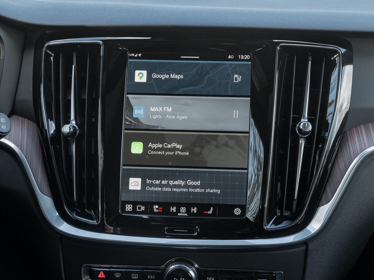 2025 Volvo V60 Cross Country B5 AWD Plus  CPO RATE fr 3.49%*  STATION WAGON Photo