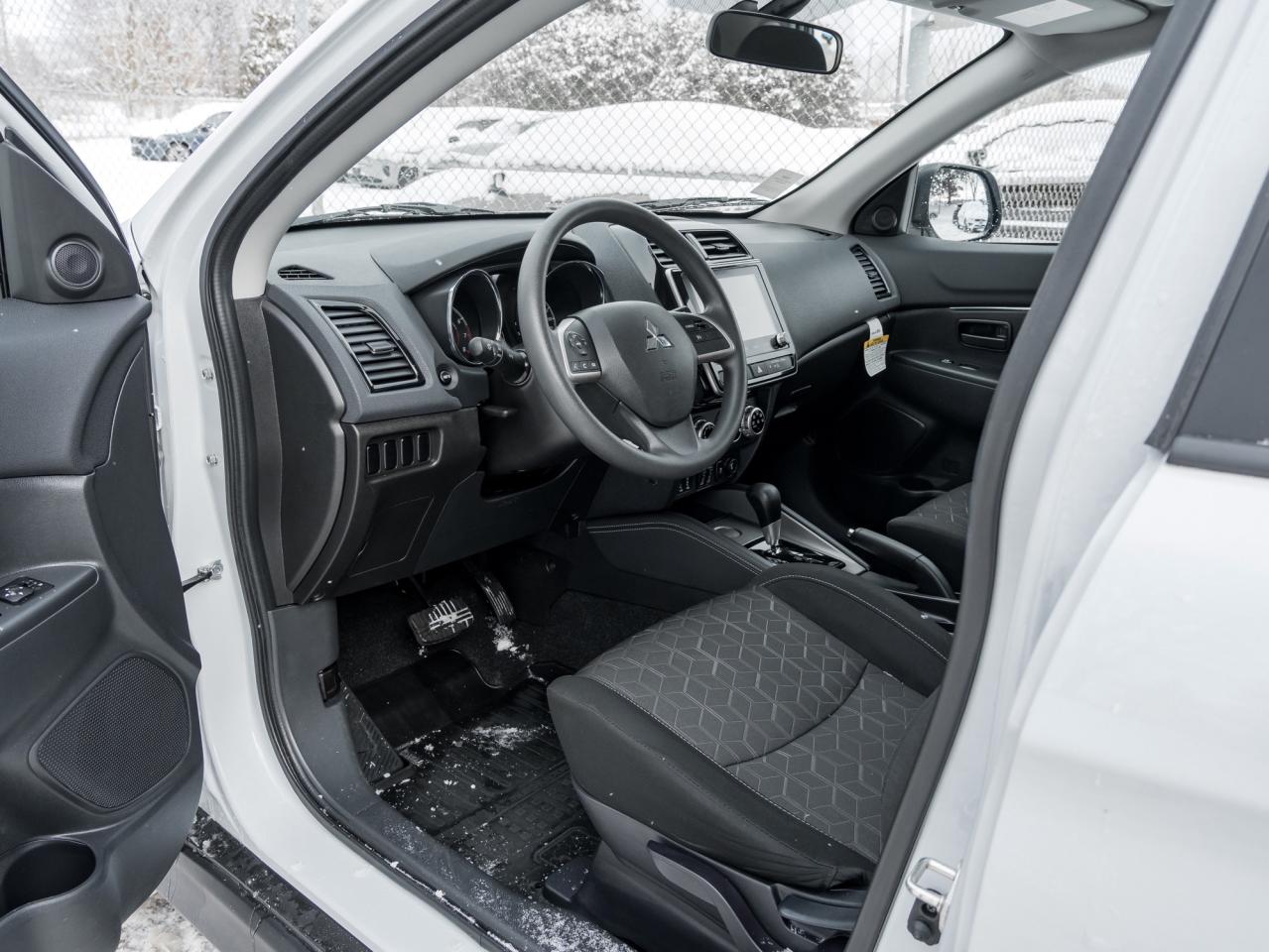 2022 Mitsubishi RVR ES FWD   CPO FINANCE RATES FOR AS LOW AS 0.90% Photo