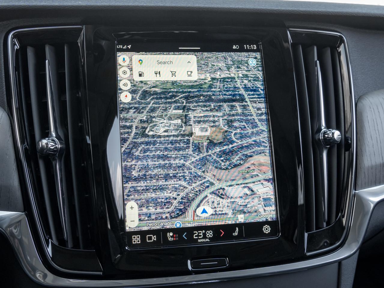 2025 Volvo V90 Cross Country B6 AWD Plus Photo