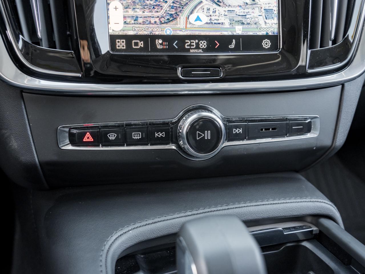 2025 Volvo V90 Cross Country B6 AWD Plus Photo