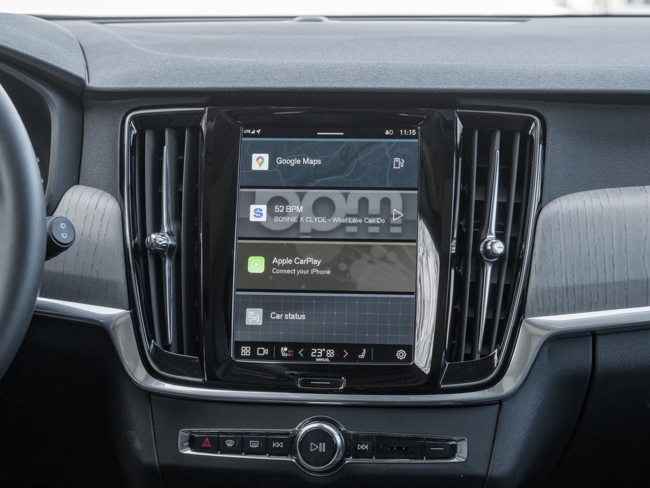 2025 Volvo V90 Cross Country B6 AWD Plus Photo