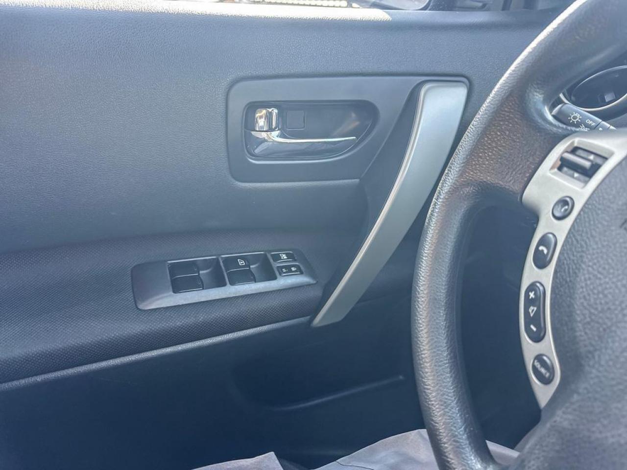 2012 Nissan Rogue S Photo