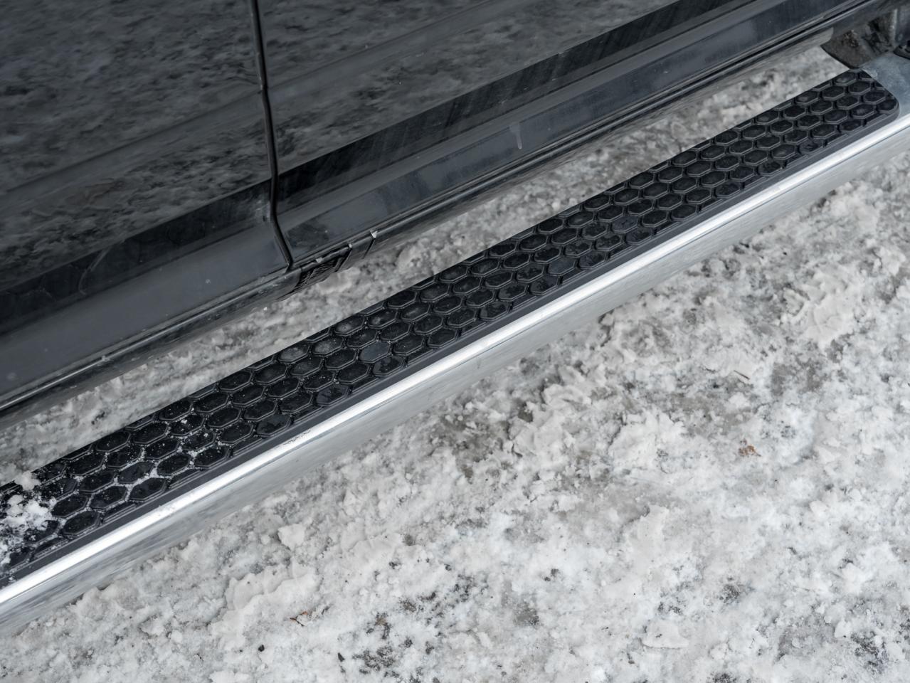 2015 RAM 1500 4WD Crew Cab Laramie ONE OWNER  NO ACIDENTS  AS IS Photo4