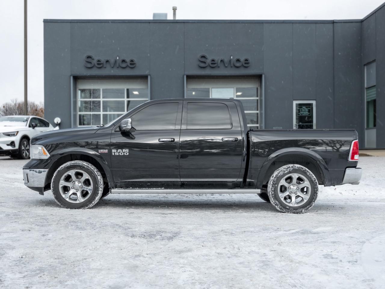 2015 RAM 1500 4WD Crew Cab Laramie ONE OWNER  NO ACIDENTS  AS IS Photo