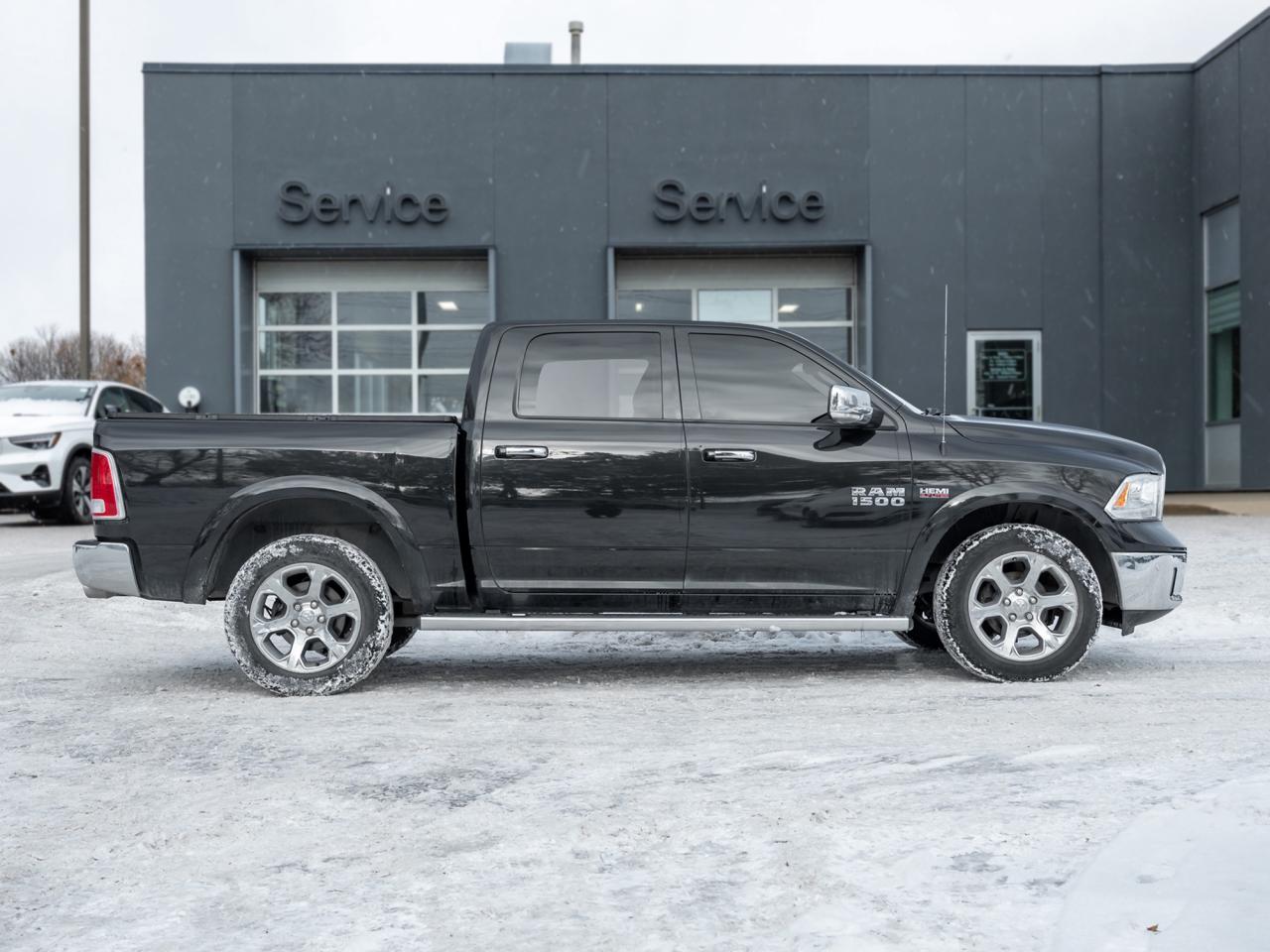 2015 RAM 1500 4WD Crew Cab Laramie ONE OWNER  NO ACIDENTS  AS IS Photo