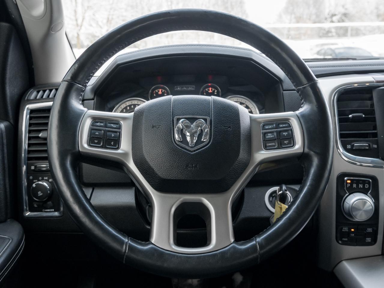 2015 RAM 1500 4WD Crew Cab Laramie ONE OWNER  NO ACIDENTS  AS IS Photo