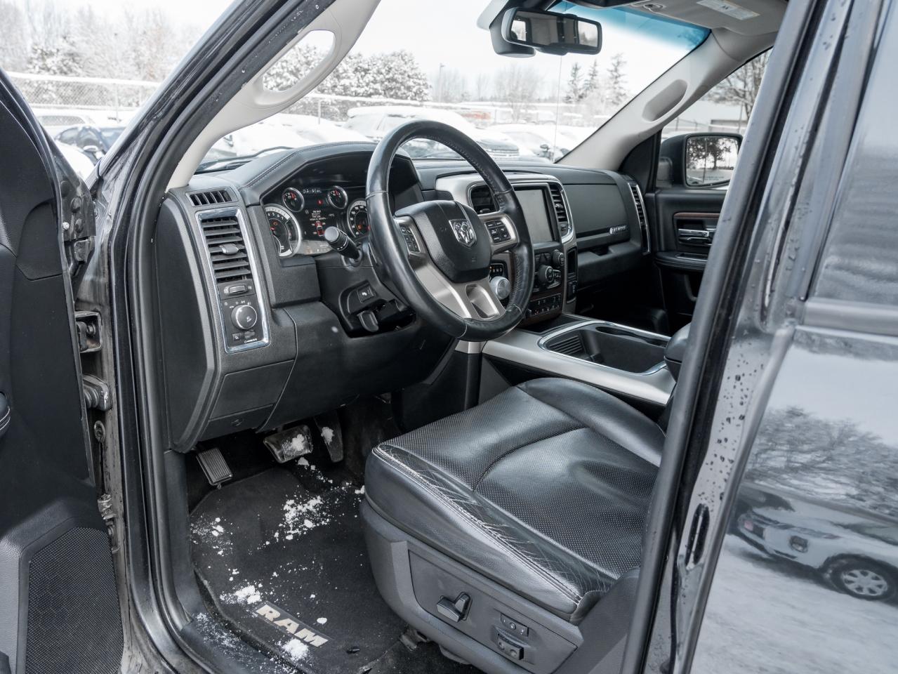 2015 RAM 1500 4WD Crew Cab Laramie ONE OWNER  NO ACIDENTS  AS IS Photo