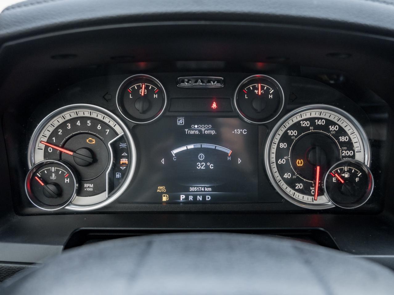 2015 RAM 1500 4WD Crew Cab Laramie ONE OWNER  NO ACIDENTS  AS IS Photo