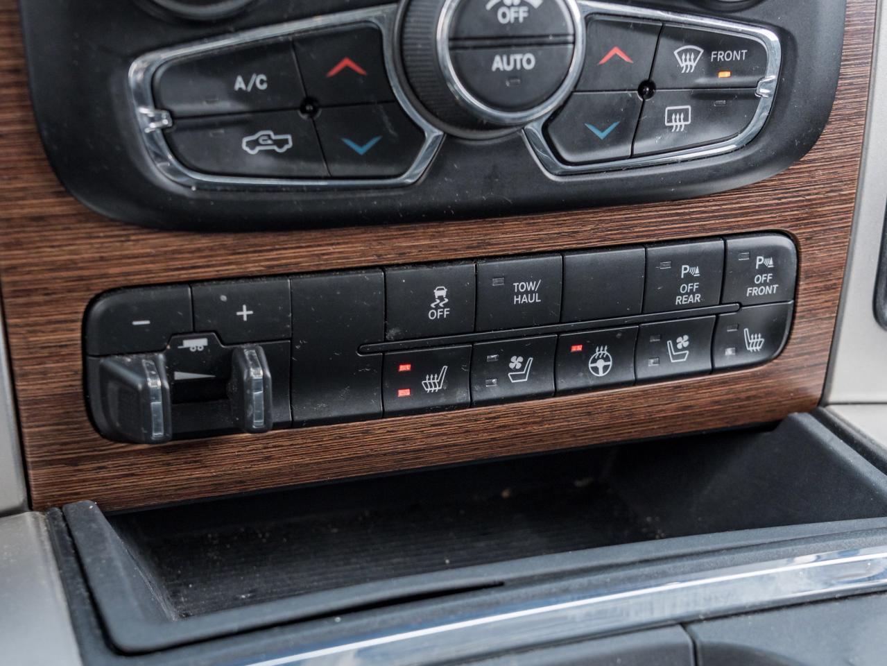 2015 RAM 1500 4WD Crew Cab Laramie ONE OWNER  NO ACIDENTS  AS IS Photo