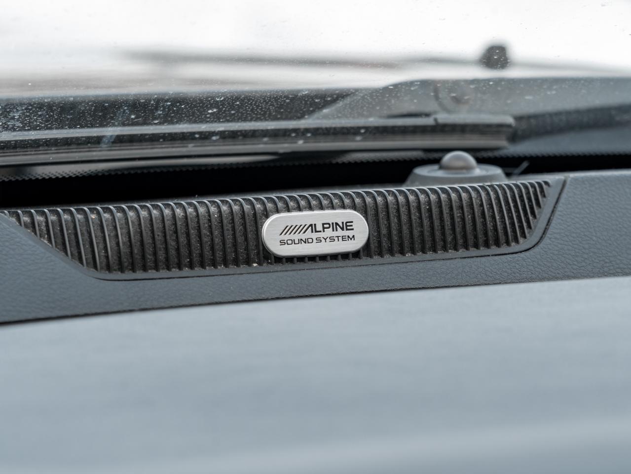 2015 RAM 1500 4WD Crew Cab Laramie ONE OWNER  NO ACIDENTS  AS IS Photo