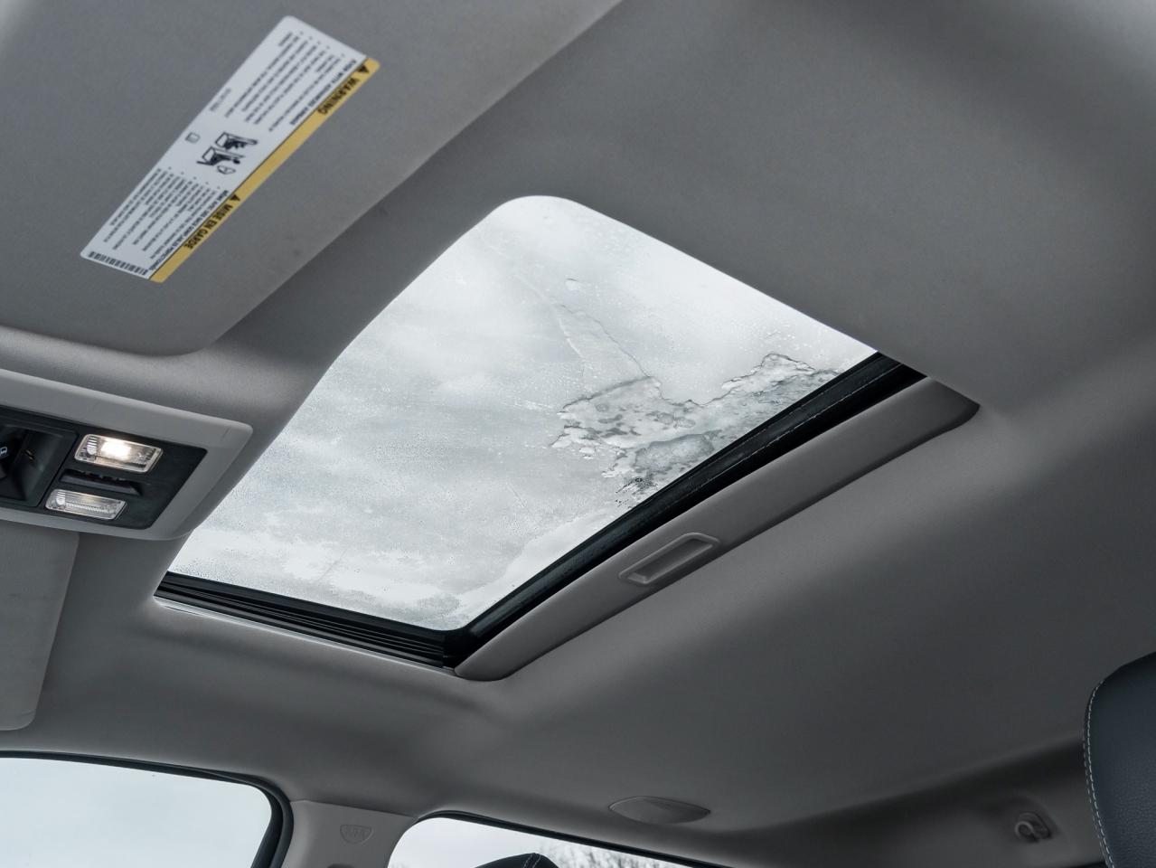 2015 RAM 1500 4WD Crew Cab Laramie ONE OWNER  NO ACIDENTS  AS IS Photo