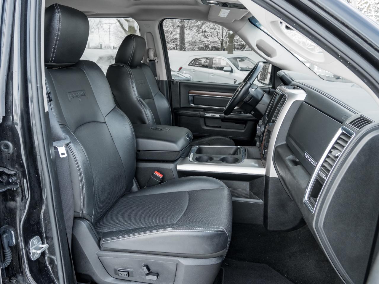 2015 RAM 1500 4WD Crew Cab Laramie ONE OWNER  NO ACIDENTS  AS IS Photo