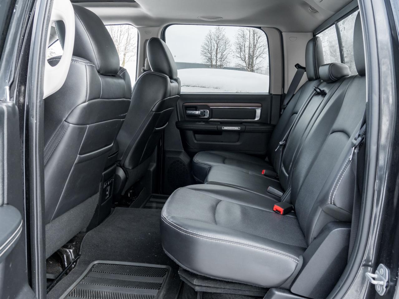 2015 RAM 1500 4WD Crew Cab Laramie ONE OWNER  NO ACIDENTS  AS IS Photo