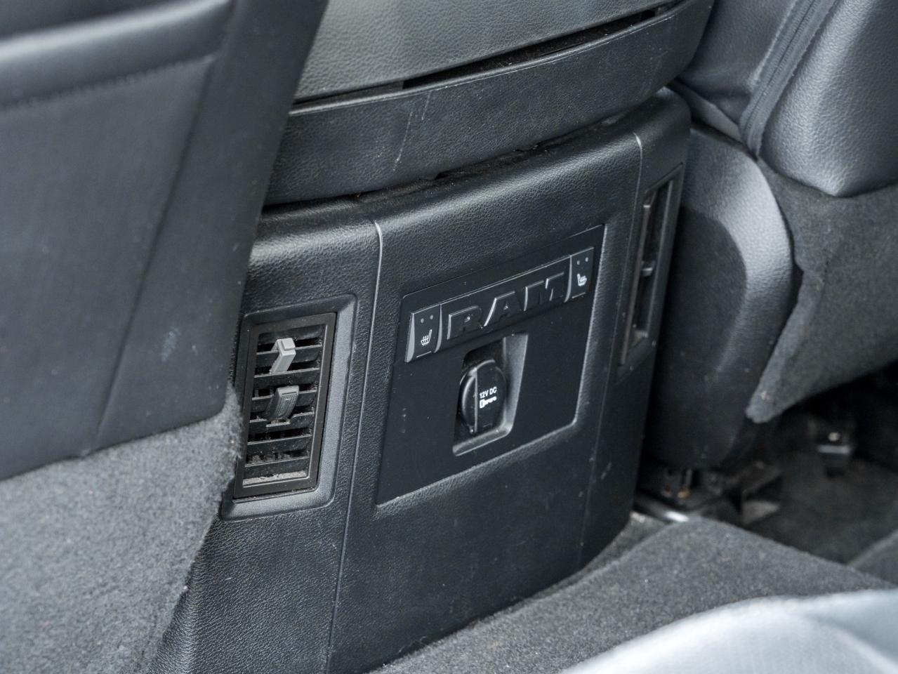 2015 RAM 1500 4WD Crew Cab Laramie ONE OWNER  NO ACIDENTS  AS IS Photo