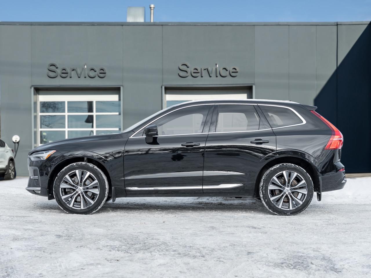 2022 Volvo XC60 B6 AWD Inscription OFF LEASE BOWERS&WILKINS  CPO Photo