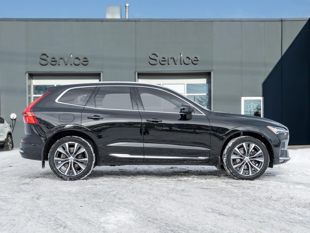 2022 Volvo XC60 B6 AWD Inscription OFF LEASE BOWERS&WILKINS  CPO Photo4