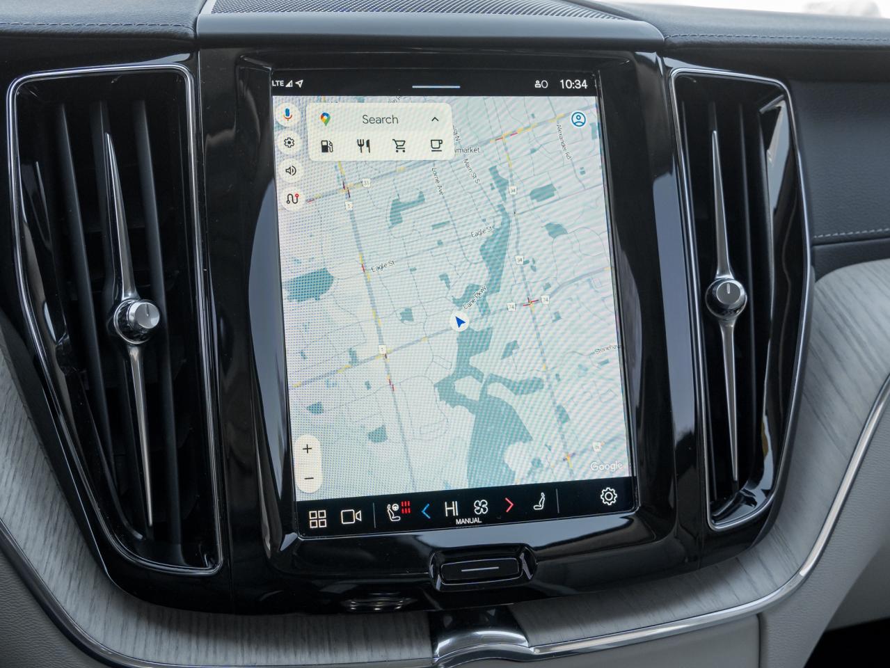 2022 Volvo XC60 B6 AWD Inscription OFF LEASE BOWERS&WILKINS  CPO Photo