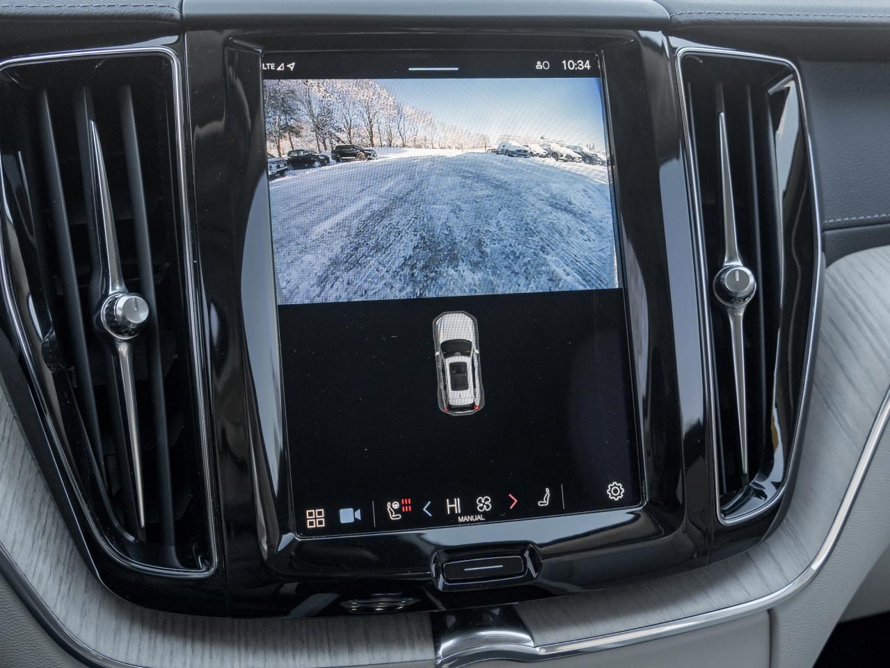 2022 Volvo XC60 B6 AWD Inscription OFF LEASE BOWERS&WILKINS  CPO Photo