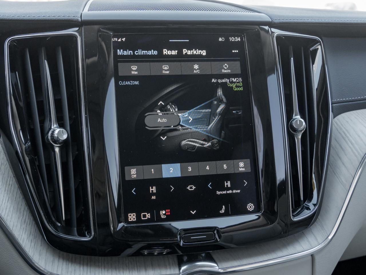 2022 Volvo XC60 B6 AWD Inscription OFF LEASE BOWERS&WILKINS  CPO Photo