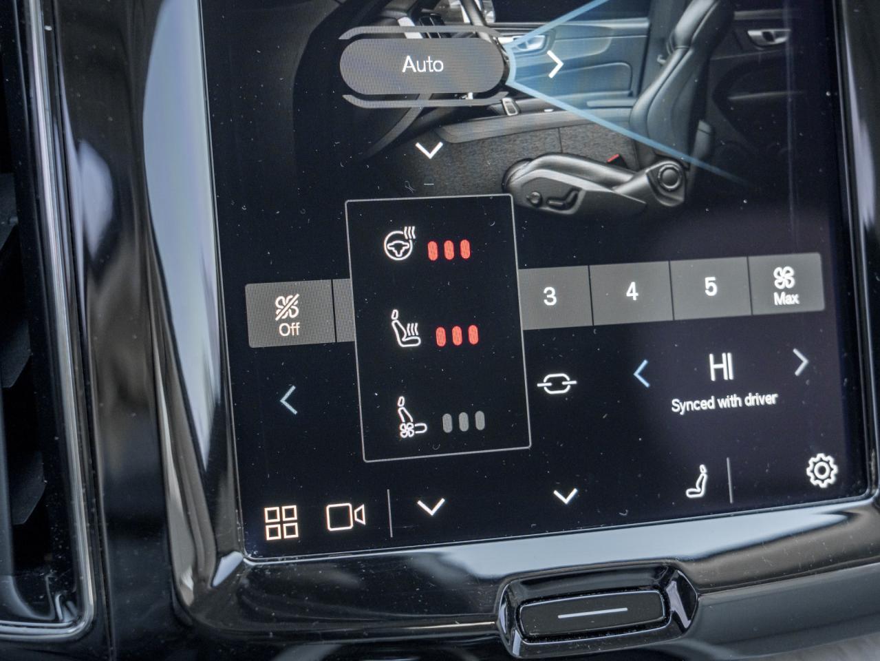 2022 Volvo XC60 B6 AWD Inscription OFF LEASE BOWERS&WILKINS  CPO Photo