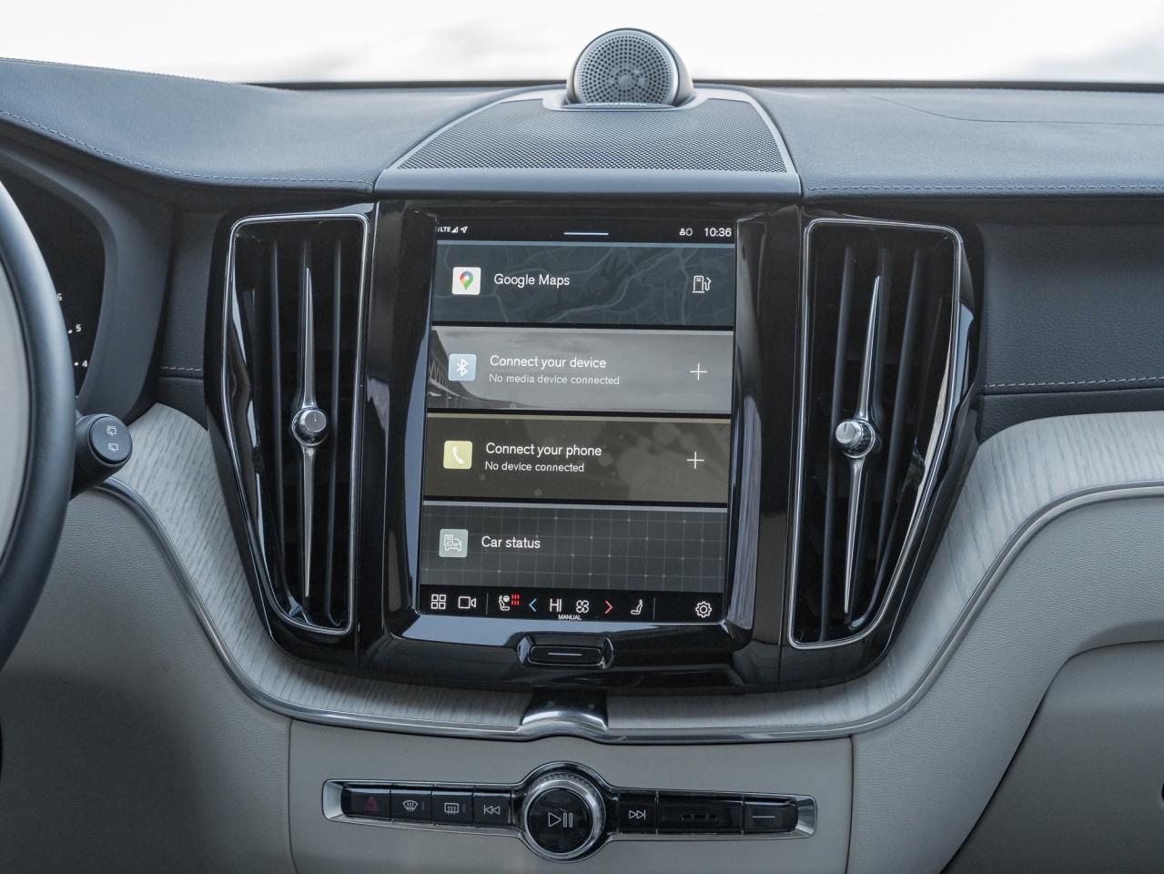 2022 Volvo XC60 B6 AWD Inscription OFF LEASE BOWERS&WILKINS  CPO Photo