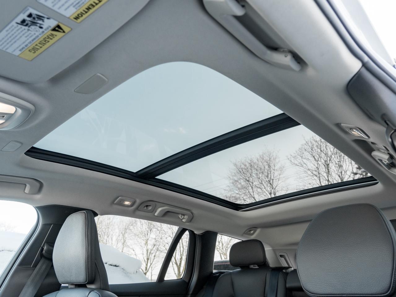 2025 Volvo V60 Cross Country B5 AWD PLUS  19" ALLOY WHEELS  CLIMATE PACK  CPO Photo