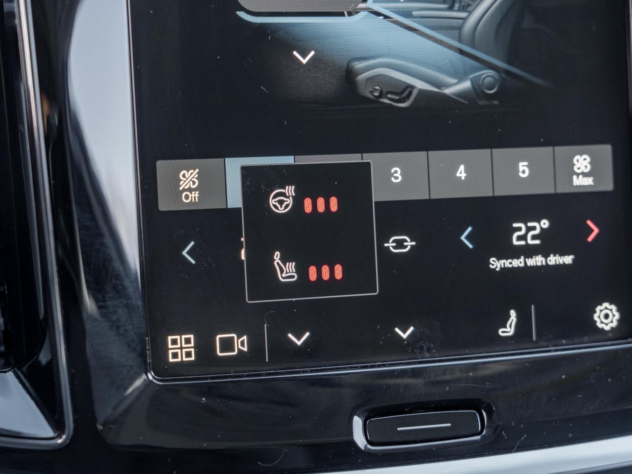 2025 Volvo V60 Cross Country B5 AWD PLUS  19" ALLOY WHEELS  CLIMATE PACK  CPO Photo