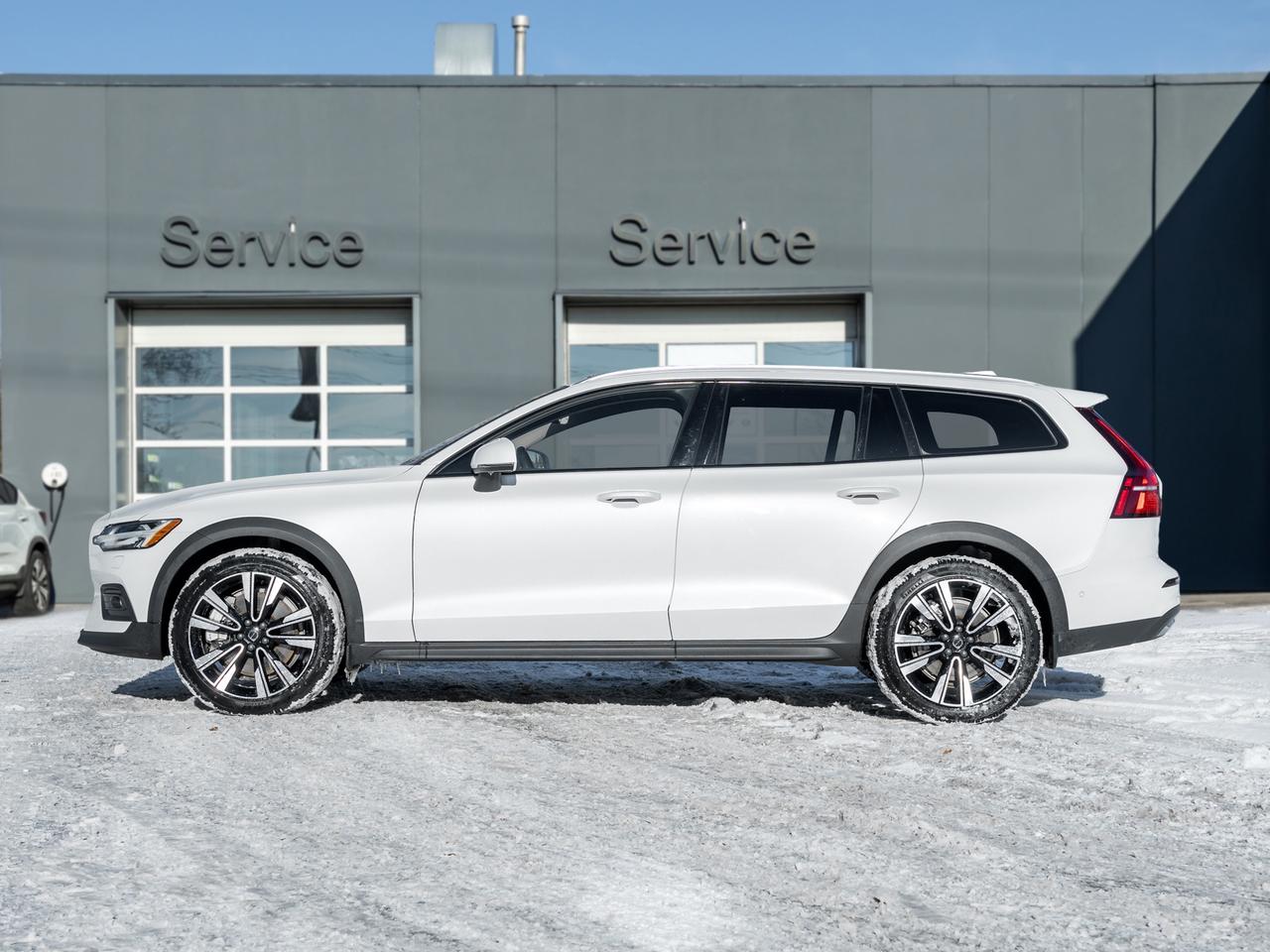 2025 Volvo V60 Cross Country B5 AWD PLUS  19" ALLOY WHEELS  CLIMATE PACK  CPO Photo