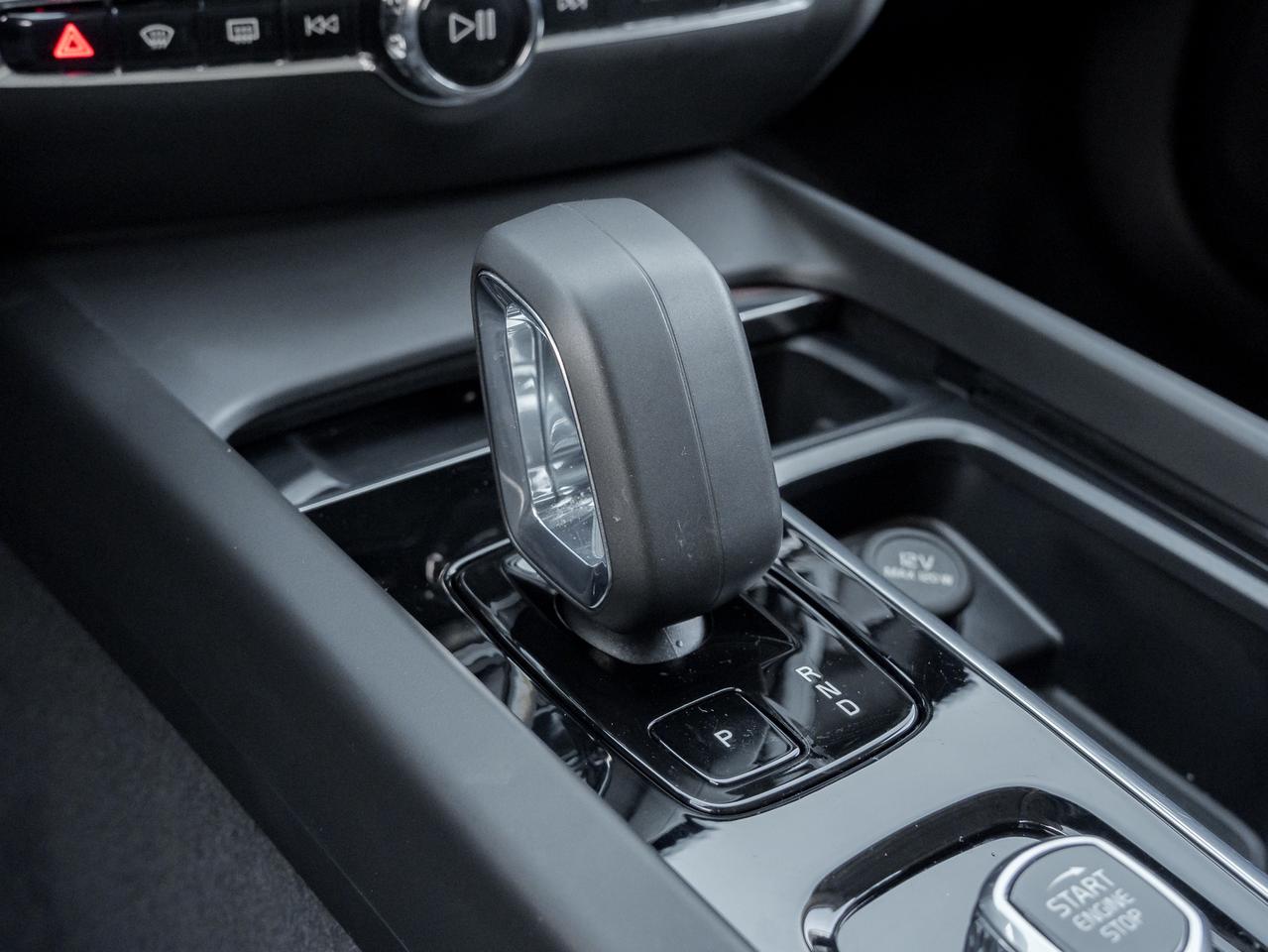 2025 Volvo V60 Cross Country B5 AWD PLUS  19" ALLOY WHEELS  CLIMATE PACK  CPO Photo