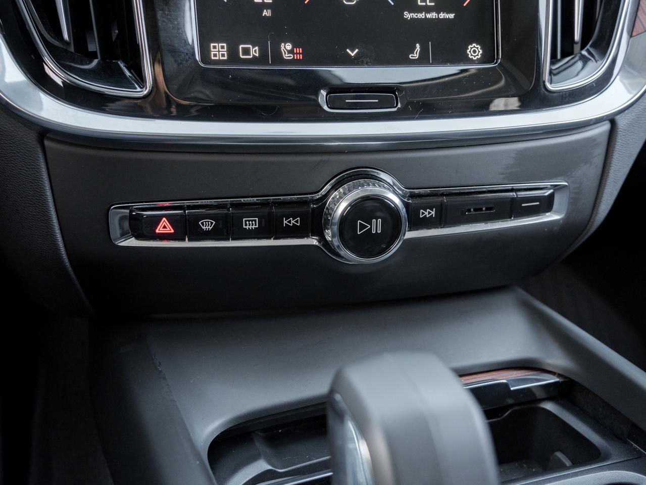 2025 Volvo V60 Cross Country B5 AWD PLUS  19" ALLOY WHEELS  CLIMATE PACK  CPO Photo