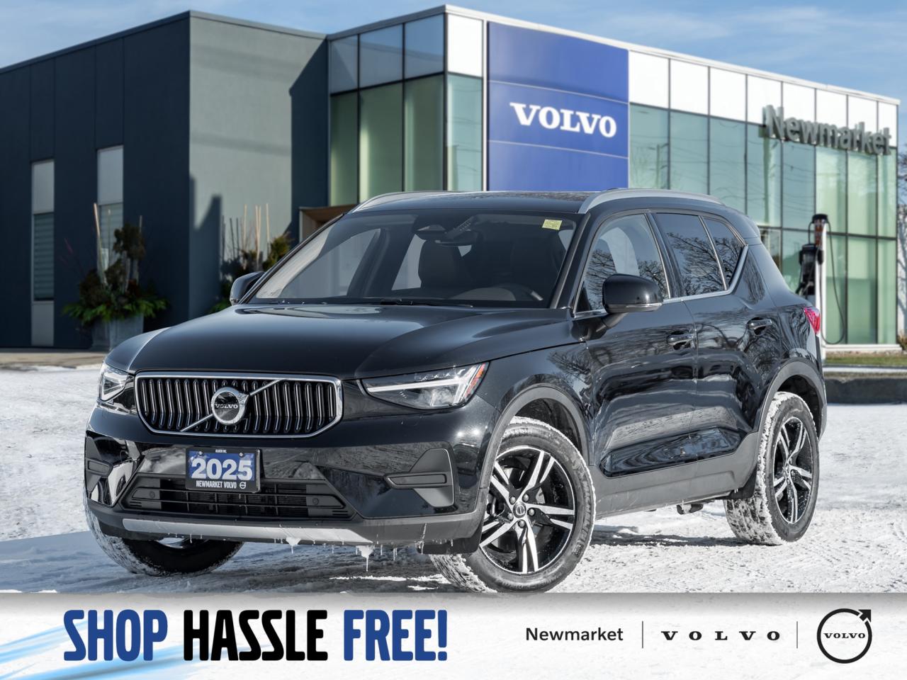 2025 Volvo XC40 B5 AWD Core  LOW KM  CLIMATE PACK  CPO Photo0