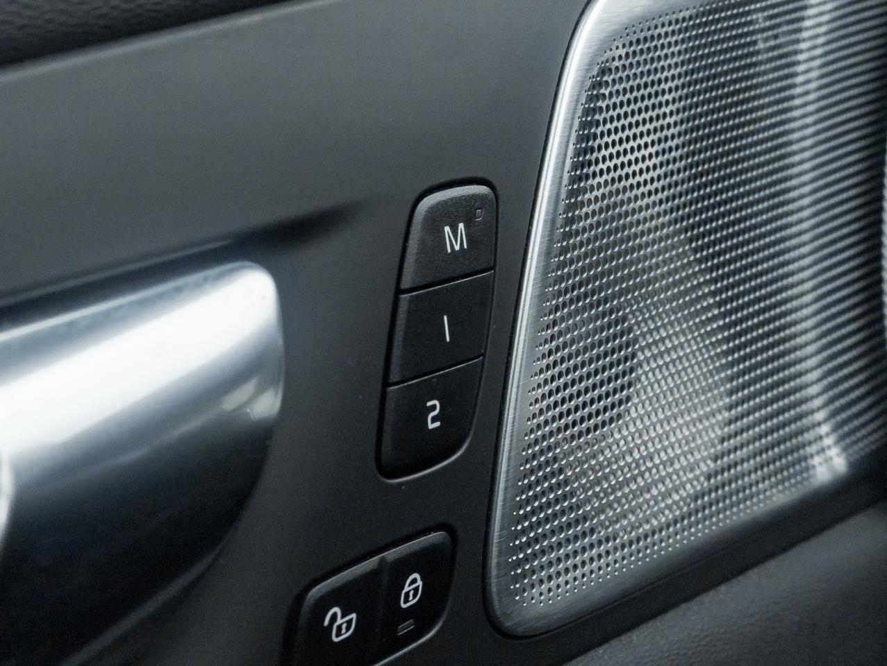 2021 Volvo XC60 T6 AWD R-Design  NEW BRAKES  B&W  POLESTAR  CPO Photo