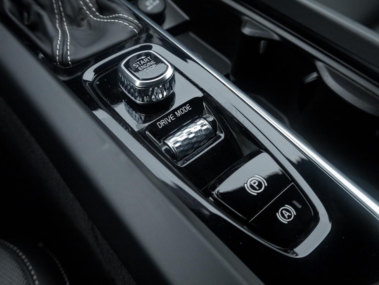 2021 Volvo XC60 T6 AWD R-Design  NEW BRAKES  B&W  POLESTAR  CPO Photo