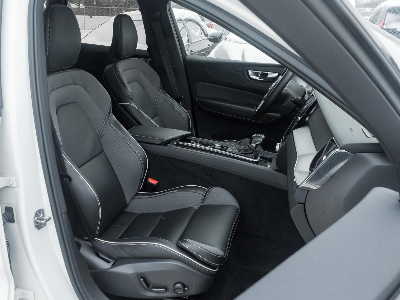 2021 Volvo XC60 T6 AWD R-Design  NEW BRAKES  B&W  POLESTAR  CPO Photo