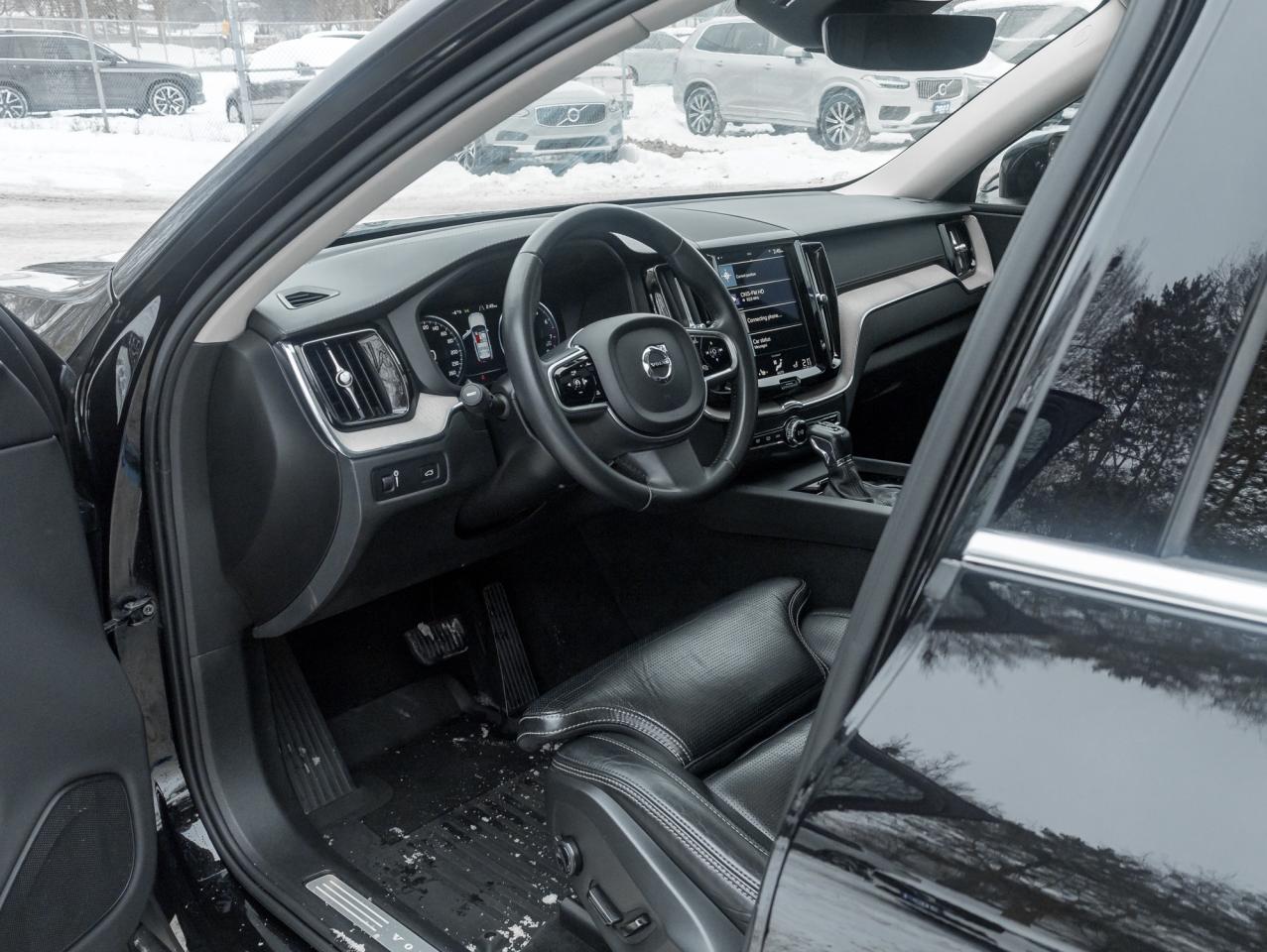 2018 Volvo XC60 T6 AWD Inscription  TRADE IN  SAFETY CERT  LOW KM Photo