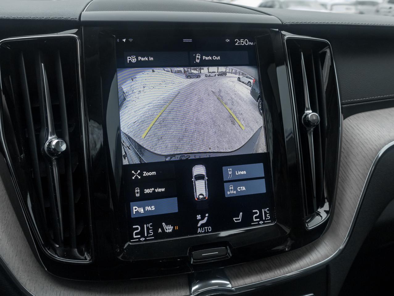 2018 Volvo XC60 T6 AWD Inscription  TRADE IN  SAFETY CERT  LOW KM Photo