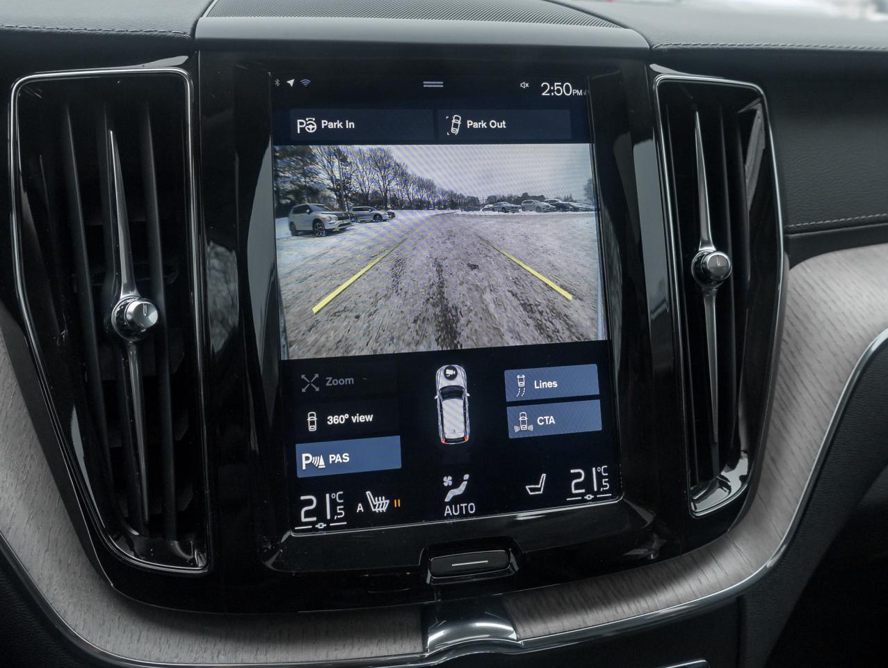 2018 Volvo XC60 T6 AWD Inscription  TRADE IN  SAFETY CERT  LOW KM Photo