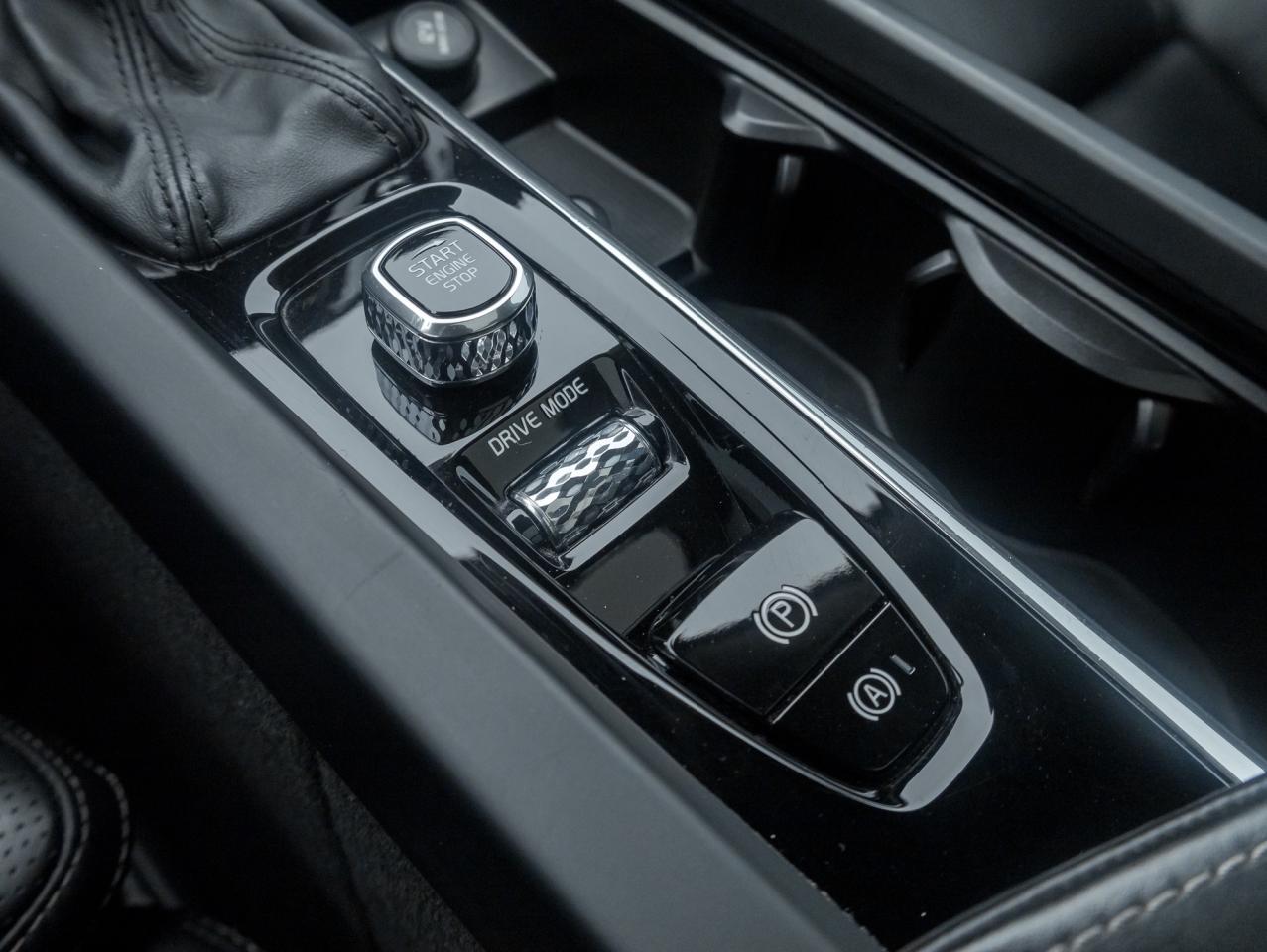 2018 Volvo XC60 T6 AWD Inscription  TRADE IN  SAFETY CERT  LOW KM Photo