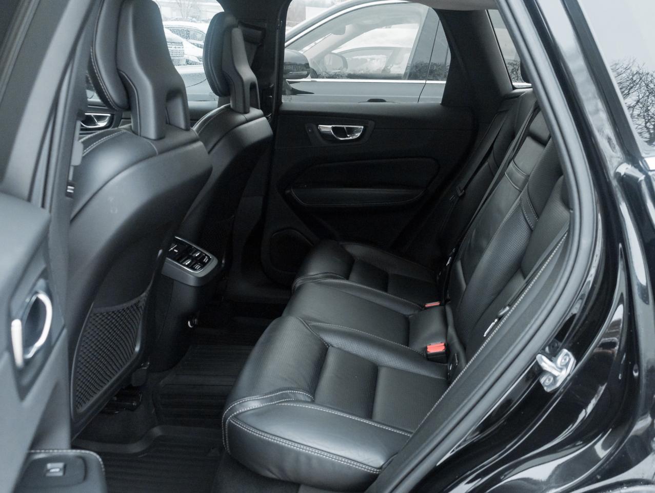 2018 Volvo XC60 T6 AWD Inscription  TRADE IN  SAFETY CERT  LOW KM Photo