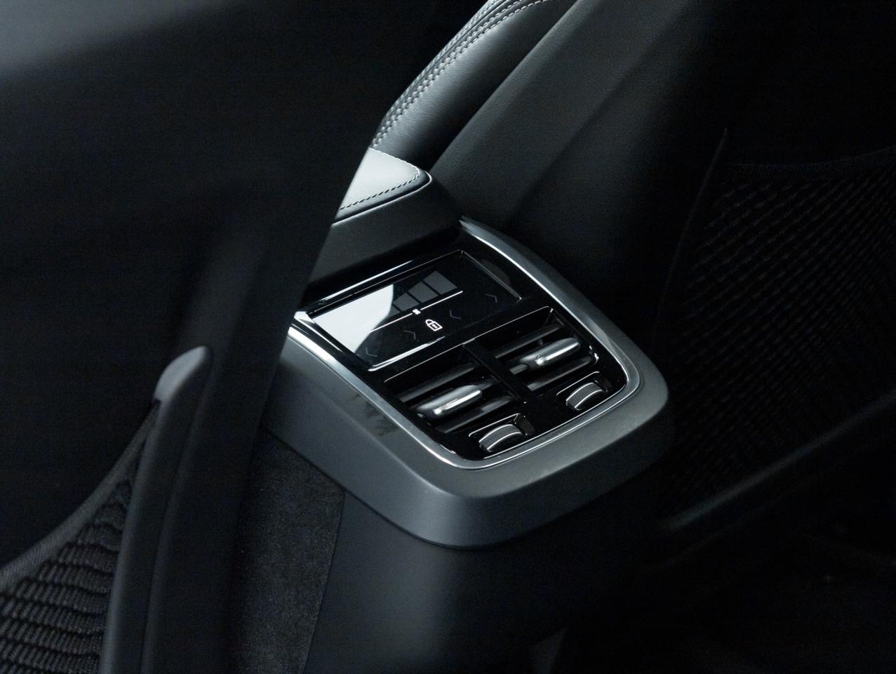 2018 Volvo XC60 T6 AWD Inscription  TRADE IN  SAFETY CERT  LOW KM Photo