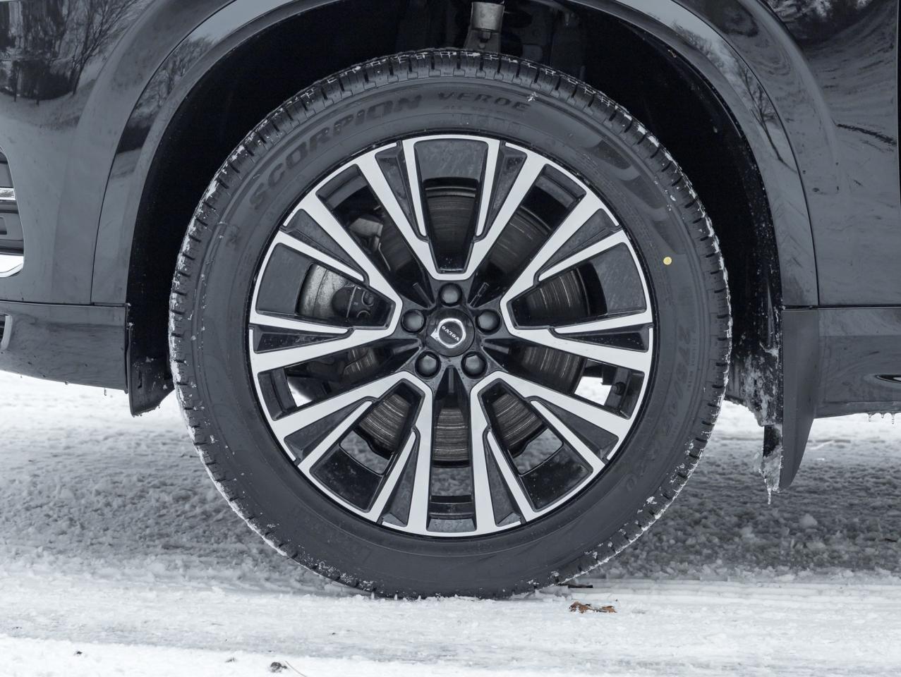 2024 Volvo XC90 Plug-In Hybrid T8 eAWD PHEV Core  OFF LEASE  CPO Photo