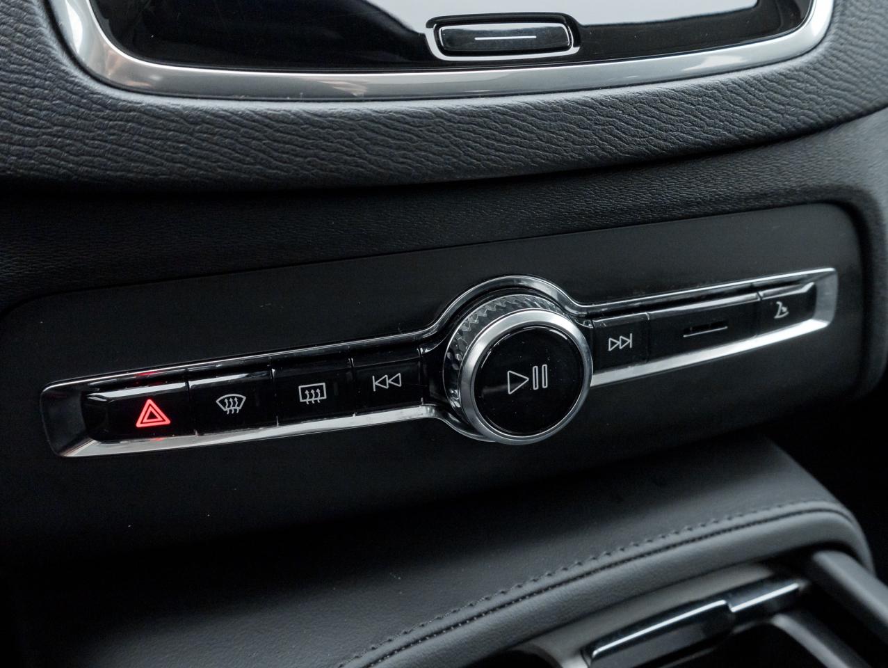 2024 Volvo XC90 Plug-In Hybrid T8 eAWD PHEV Core  OFF LEASE  CPO Photo