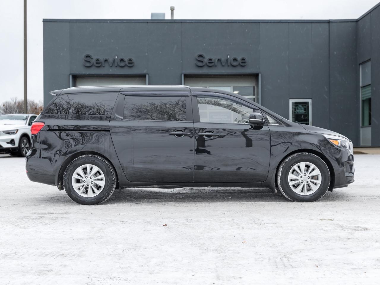 2018 Kia Sedona LX+ FWD   SAFETY CERTIFIED   MINIVAN 8 PASSENGER Photo